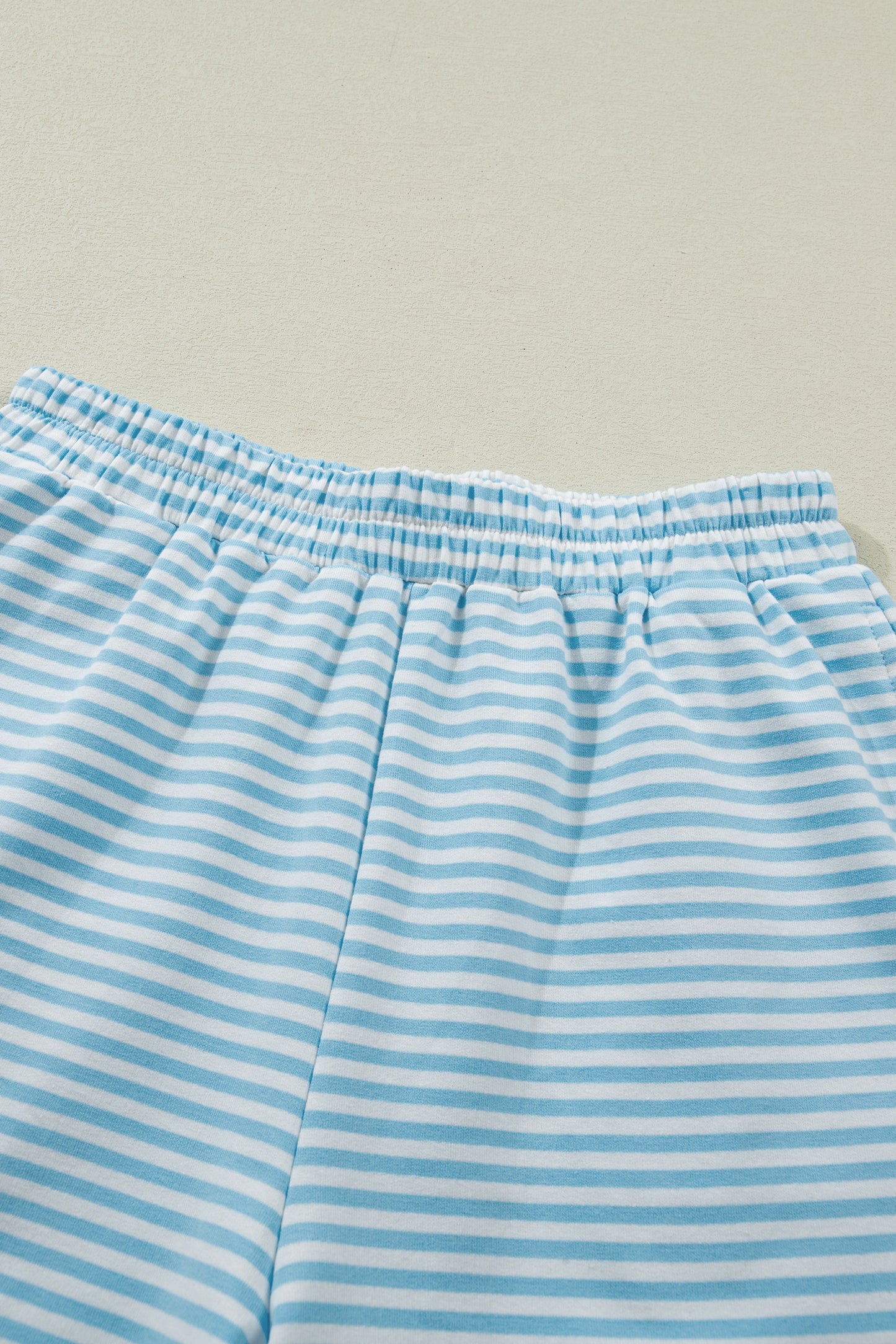 Green Stripe Cuffed Sleeve Contrast Mock Neck Tee Casual 2pcs Short Set