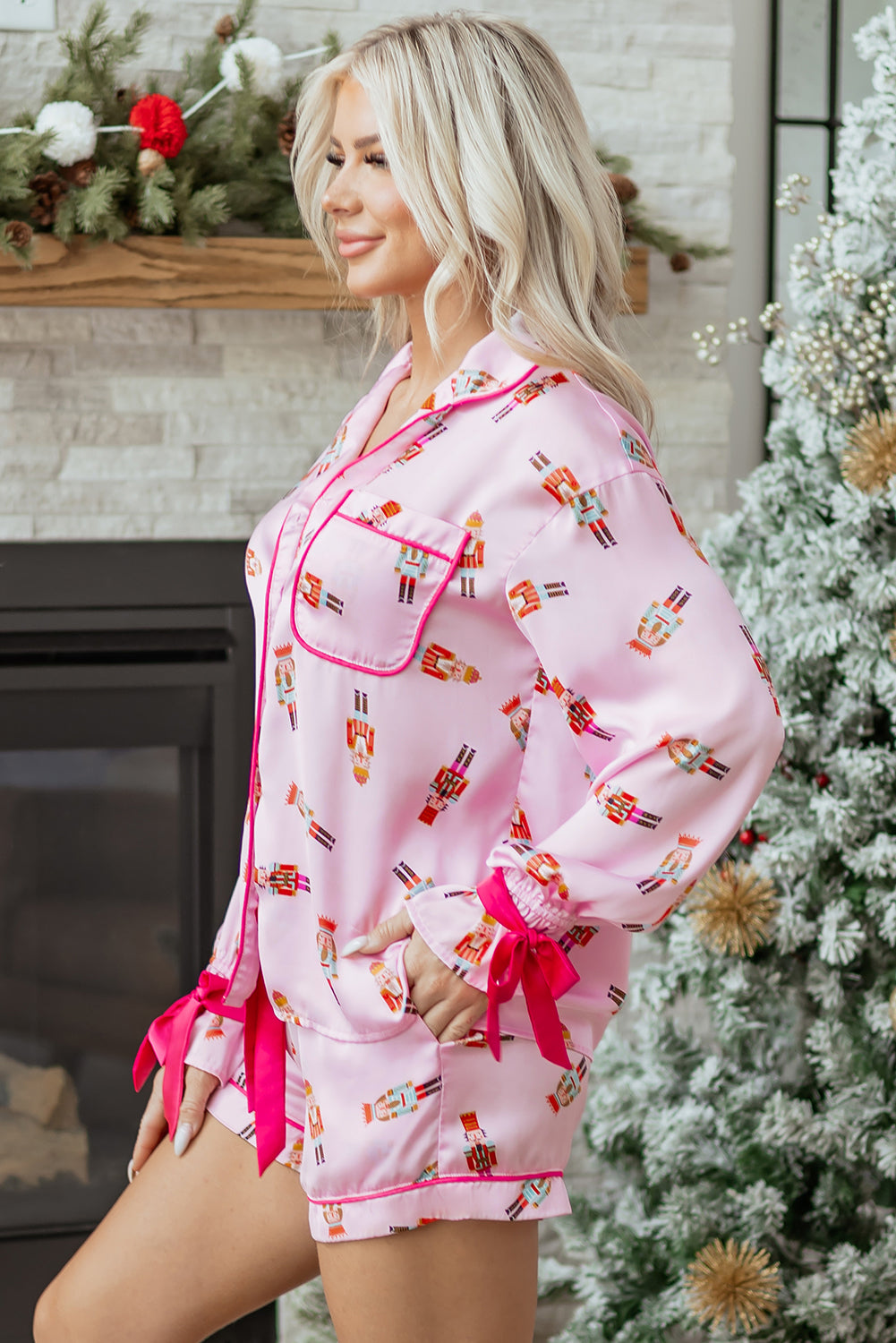 Beige Nutcracker Print Contrast Trim Tied up Bow Silky 2pcs Pajama Set